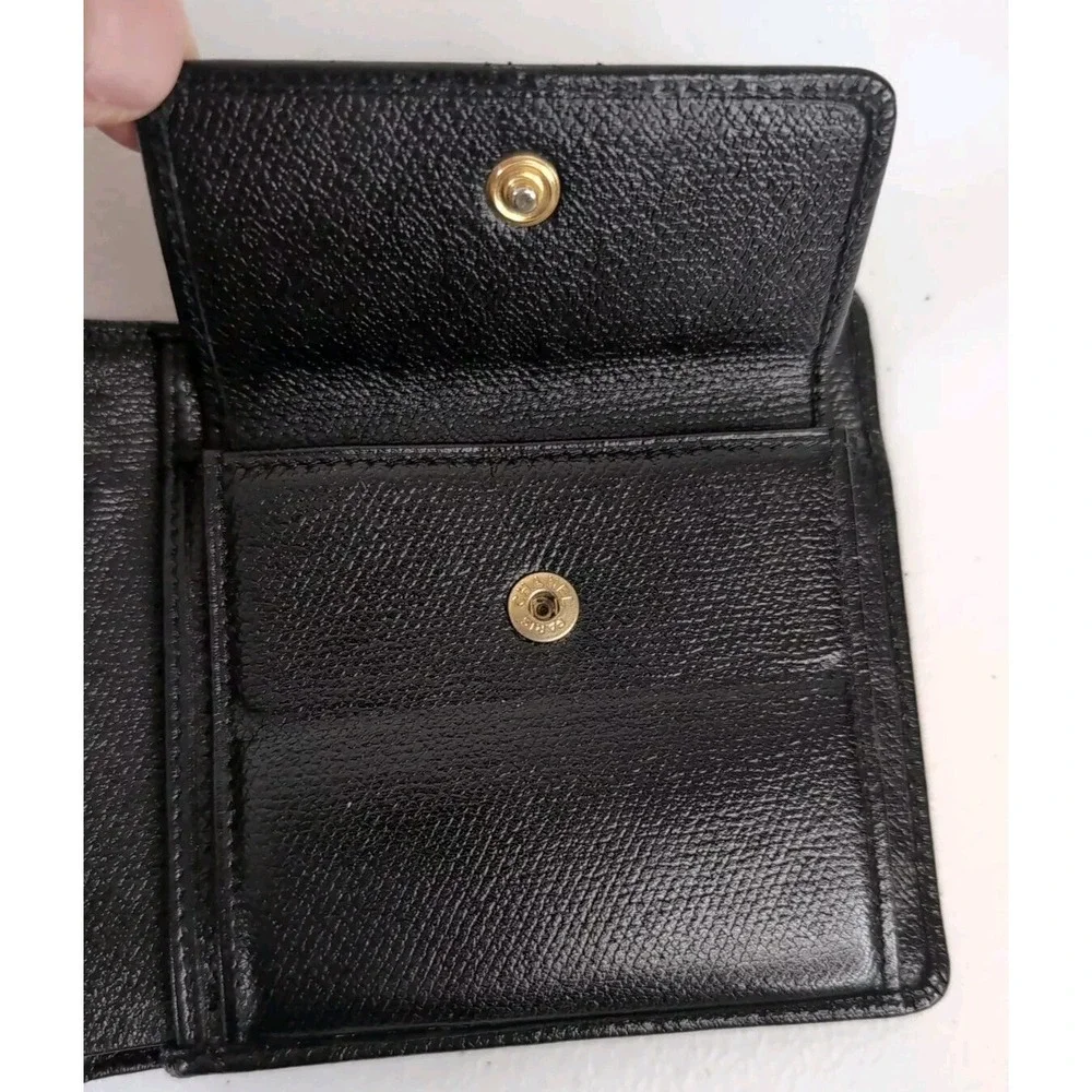 Chanel Coco Button Bifold Wallet With Hologram In Excellent Condition